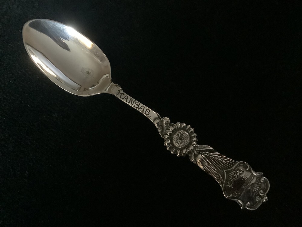 Towle KANSAS souvenir teaspoon - NM