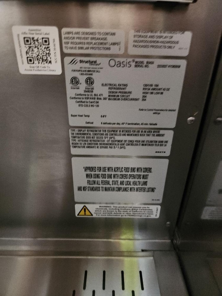 Structural Concepts Oasis Refrigerated Display Case – Model B3424