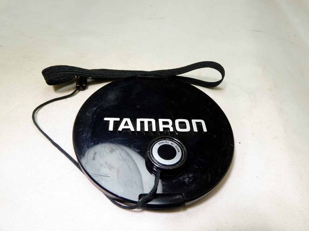 TAMRON Front Lens Cap 67mm snap on type with keeper string
