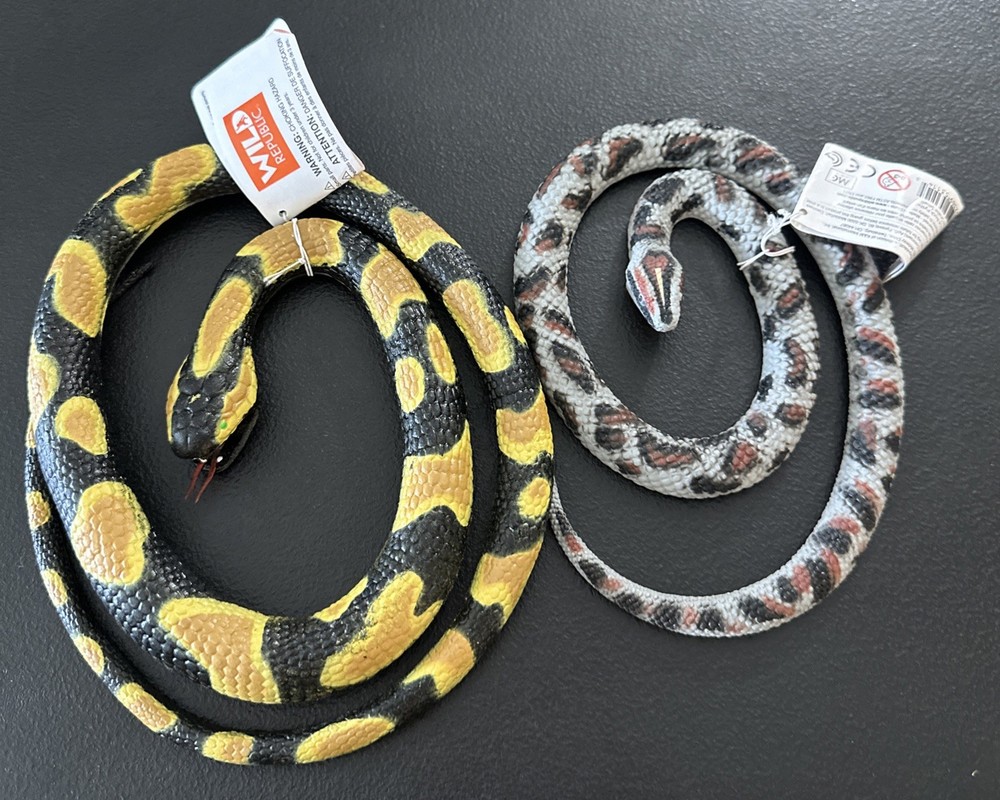 2 Wild Republic Python Snakes, Rubber, 26” and 20”