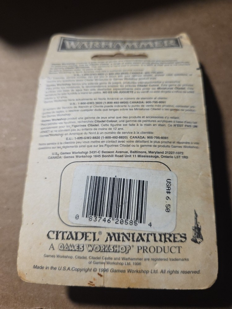Warhammer Saurus Champion & Standard 8585B UNOPENED