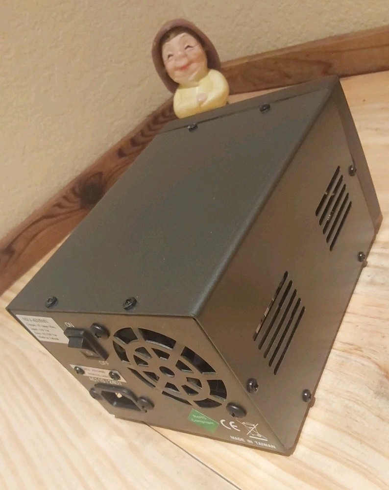 MFJ-4215MV Variable Switching POWER SUPPLY