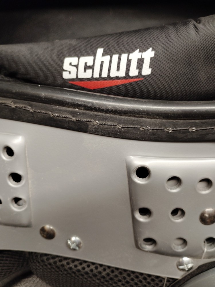 Schutt XVflex Varsity Pads Large. Please Read