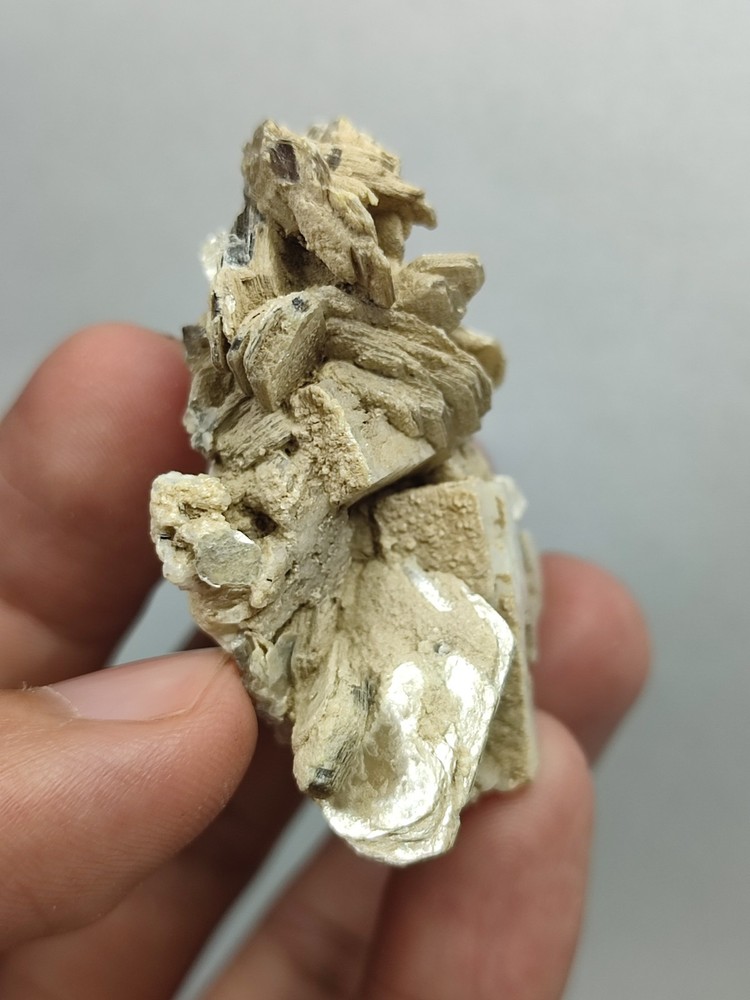 Miscovite Mica & Beautiful Colour And Unique Growth.