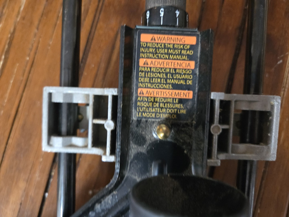 DeWalt DW6913 Universal Edge Guide NOT COMPLETE!