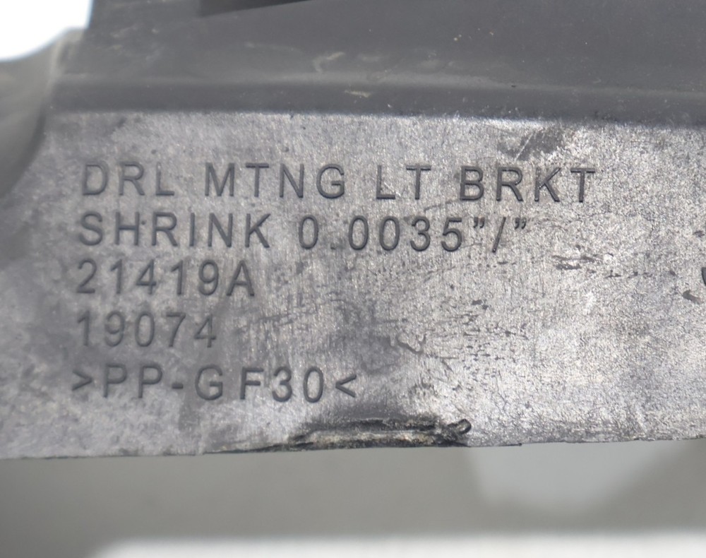 2020 JEEP GLADIATOR FRONT RIGHT SIDE DAYTIME RUNNING LIGHT LAMP BRACKET OEM