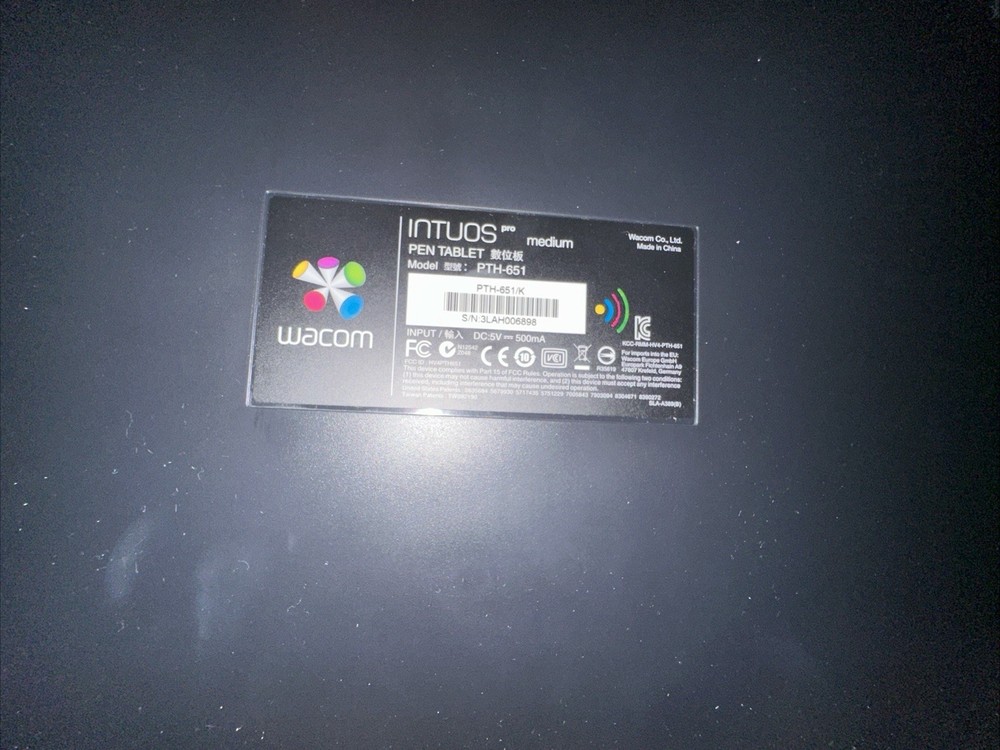 Wacom Intuos Pro Medium Digital Graphic Drawing Tablet - Black