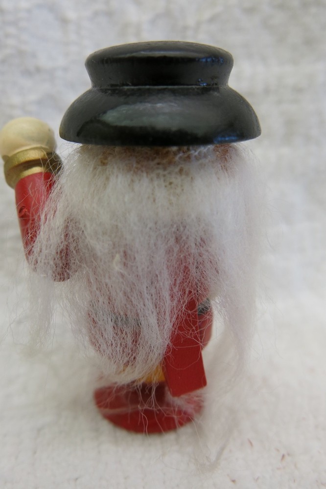 Nutcrackers, very decorative bearded, wooden