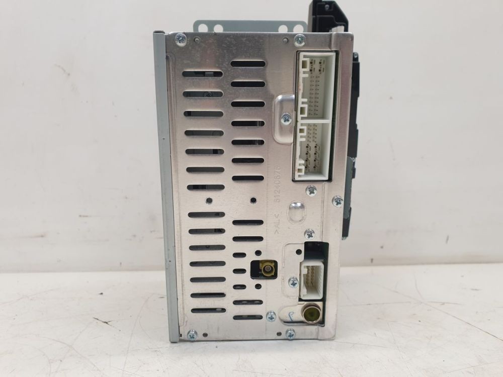 Radio/Navigation System Combo CD Player Display, Radio Needs One