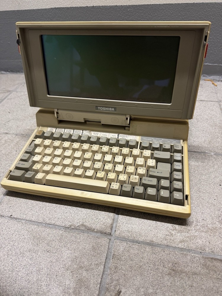 Vintage Toshiba T1100 Plus Laptop Computer