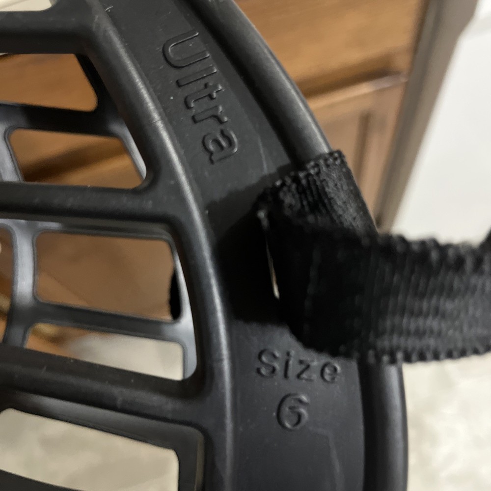 Baskerville Ultra Muzzle Size 4 Dog Muzzle For Large Breeds In Black