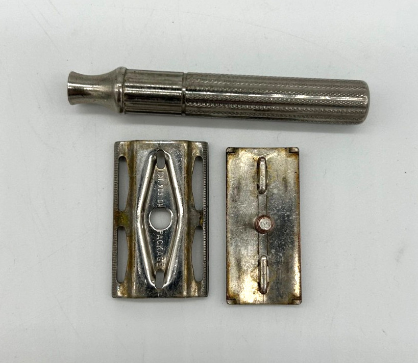 Gillette pre-war Tech safety razor 1939-1941