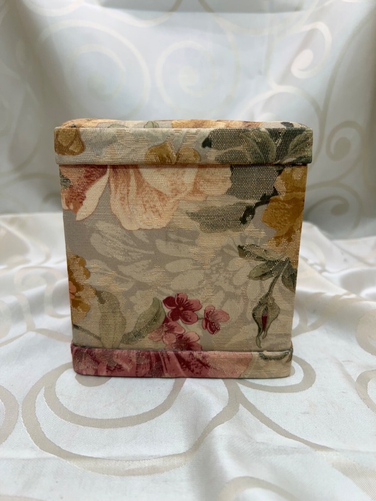 Bed Bath & Beyond Monaco floral Multicolor tissue box