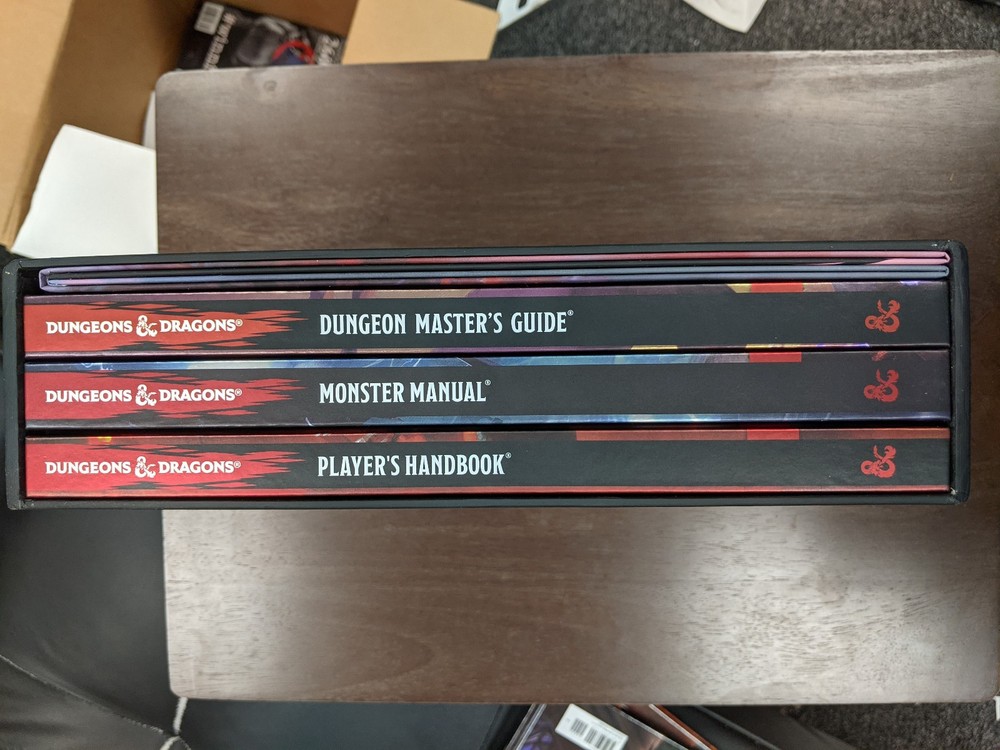 D&D Rulebooks + Xanathar's Guide + Tasha's Cauldron + Dice Set