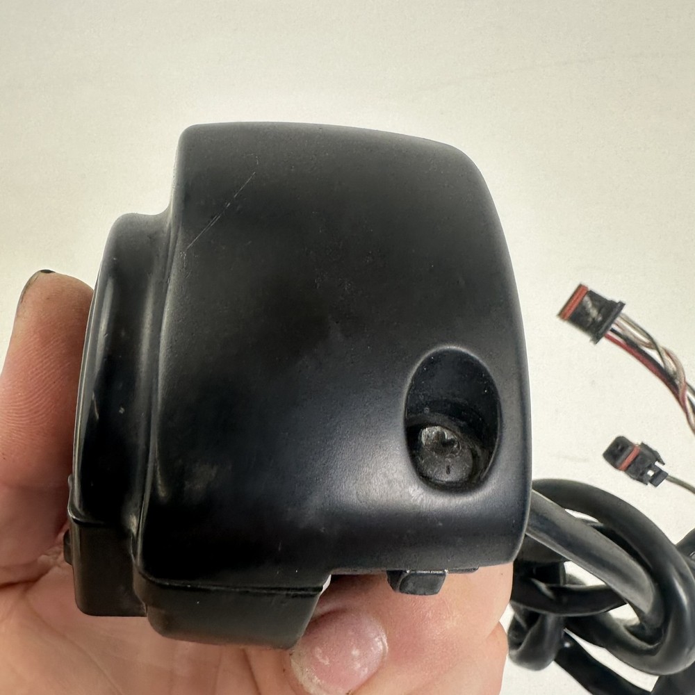 Harley Davidson DYNA Super Glide Custom 2012 Right hand switch block controls