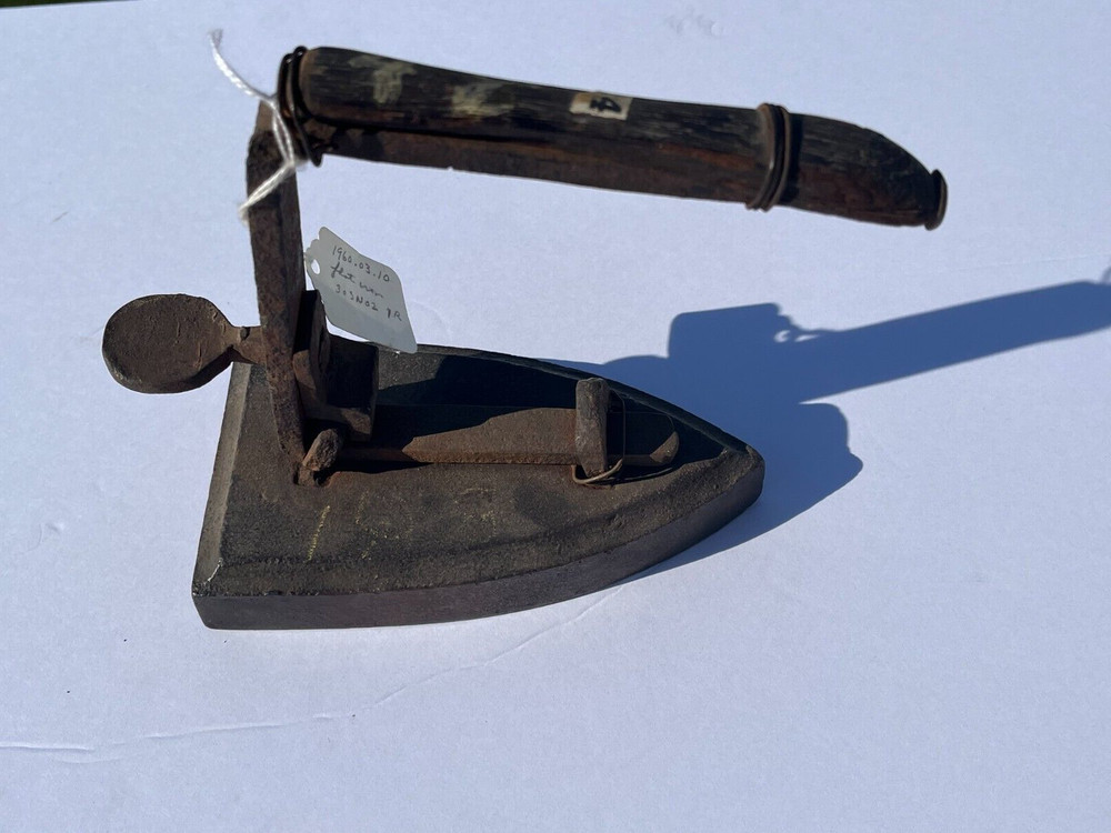Antique Flat Iron Sad
