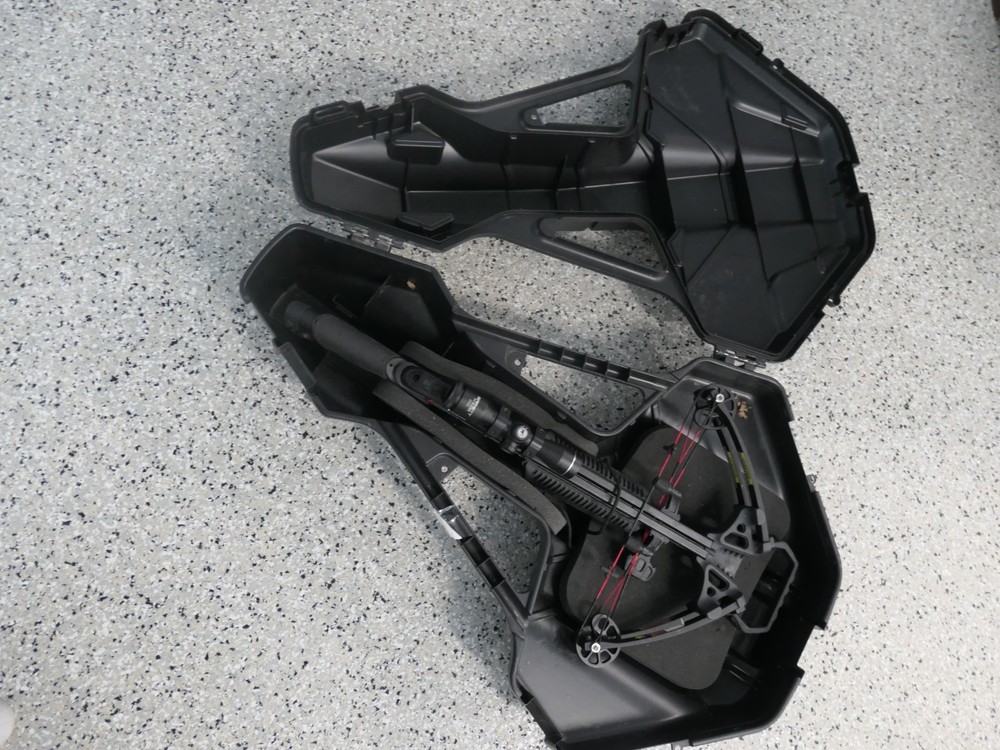 Barnett Whitetail Hunter Pro FX Crossbow W/Case