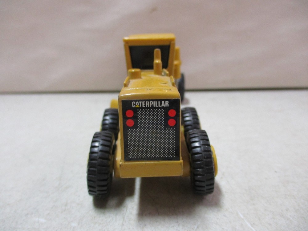 Ertl Caterpillar 12G Grader A
