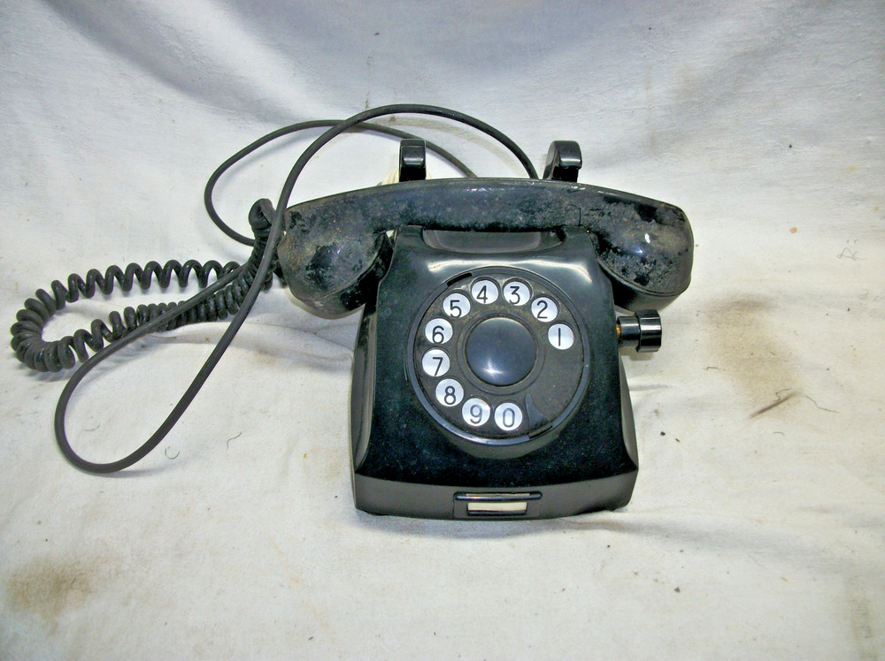 The Oslo phone with an unusual accessory