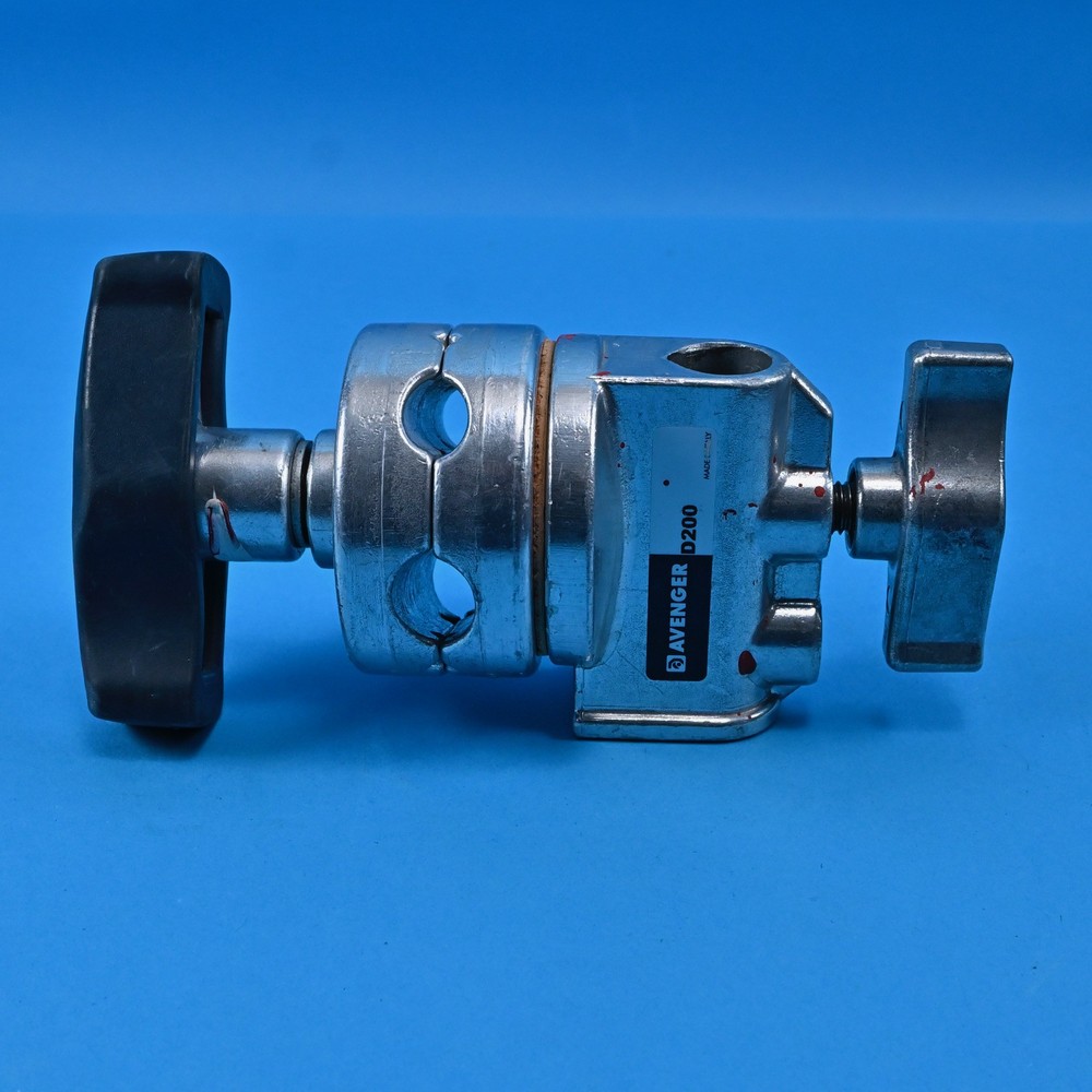 Avenger D200 Grip Head 2.5” | Used | Chrome | 5/8” Socket