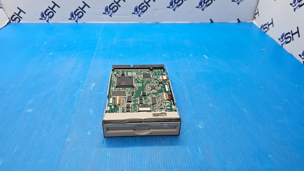 FUJITSU MCF3064SS 640MB SCSI Internal MO optical drive