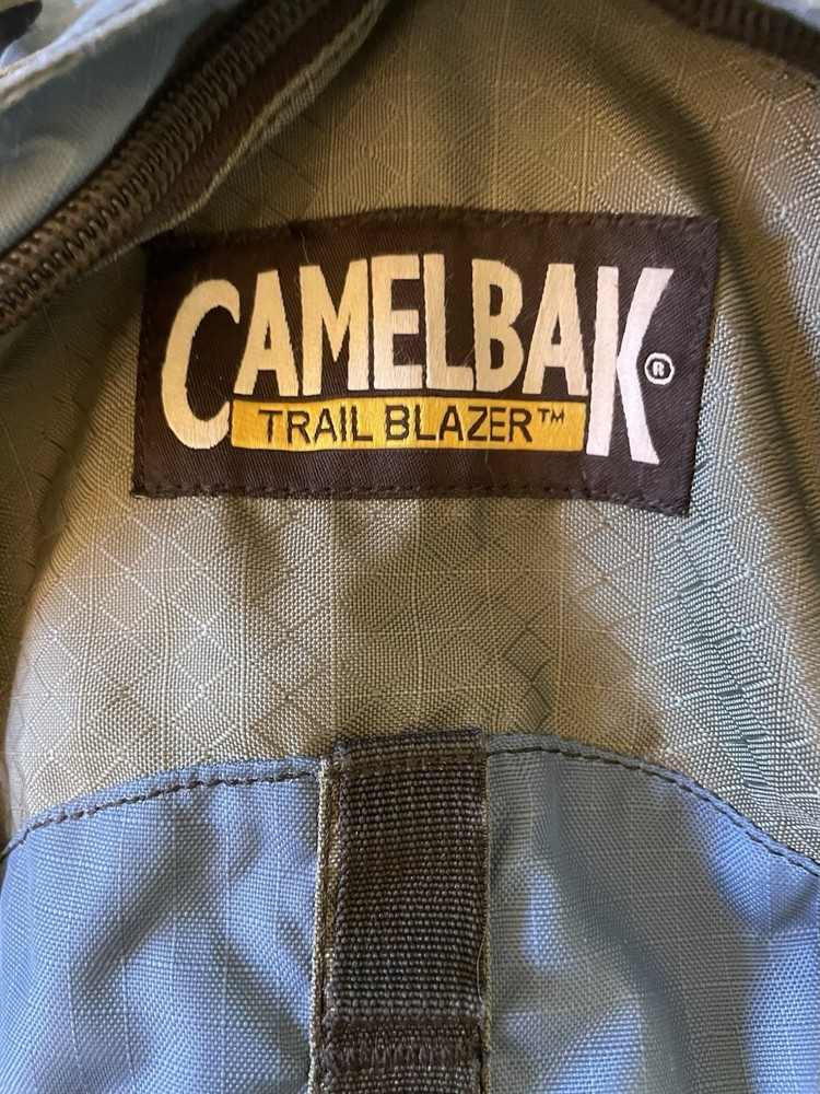 CAMELBAK Trail Blazer Blue/Grey Hydration Backpack Hiking Day Pack w Bladder