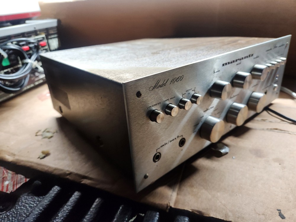 Vintage Marantz 1060 Console Stereo Integrated Amplifier