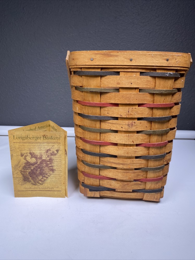 Longaberger Basket Medium 1995 color wowen Plastic Insert