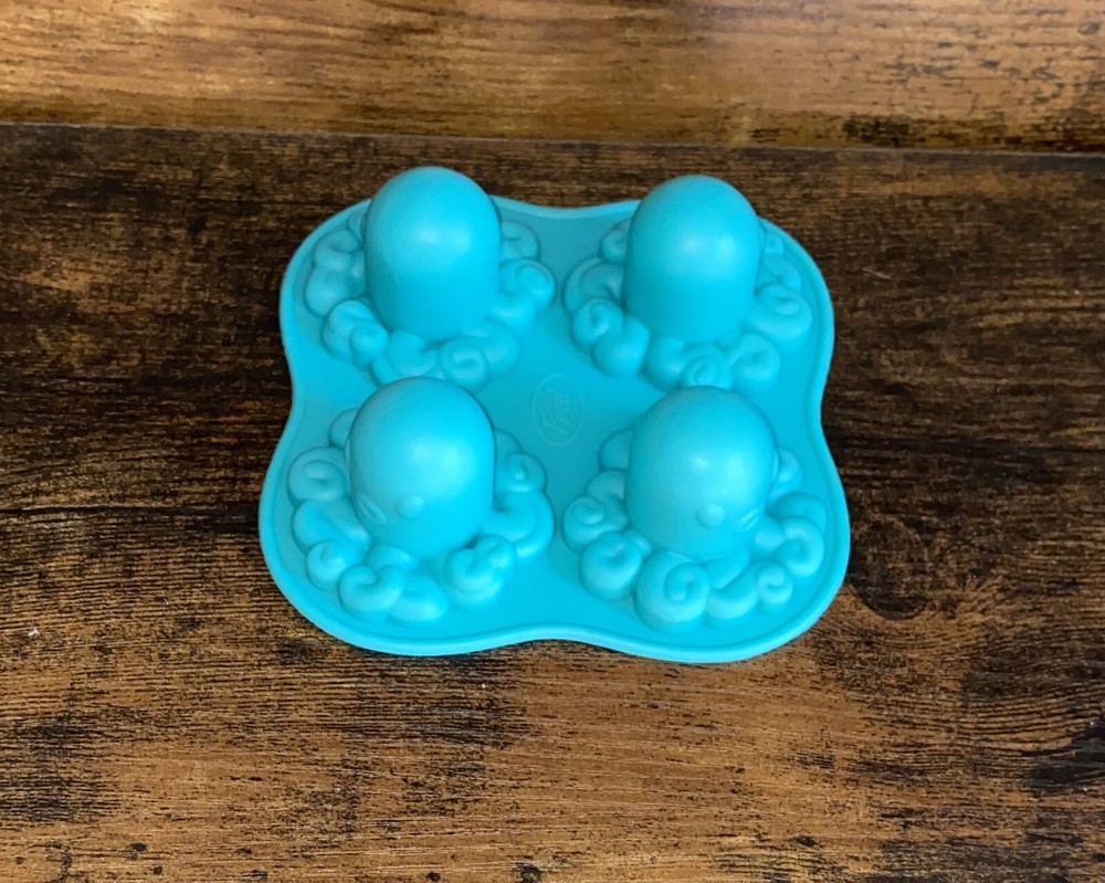Octopus Shape Silicone Reusable Ice Cube Mold Cocktail Ice Chocolate Candy