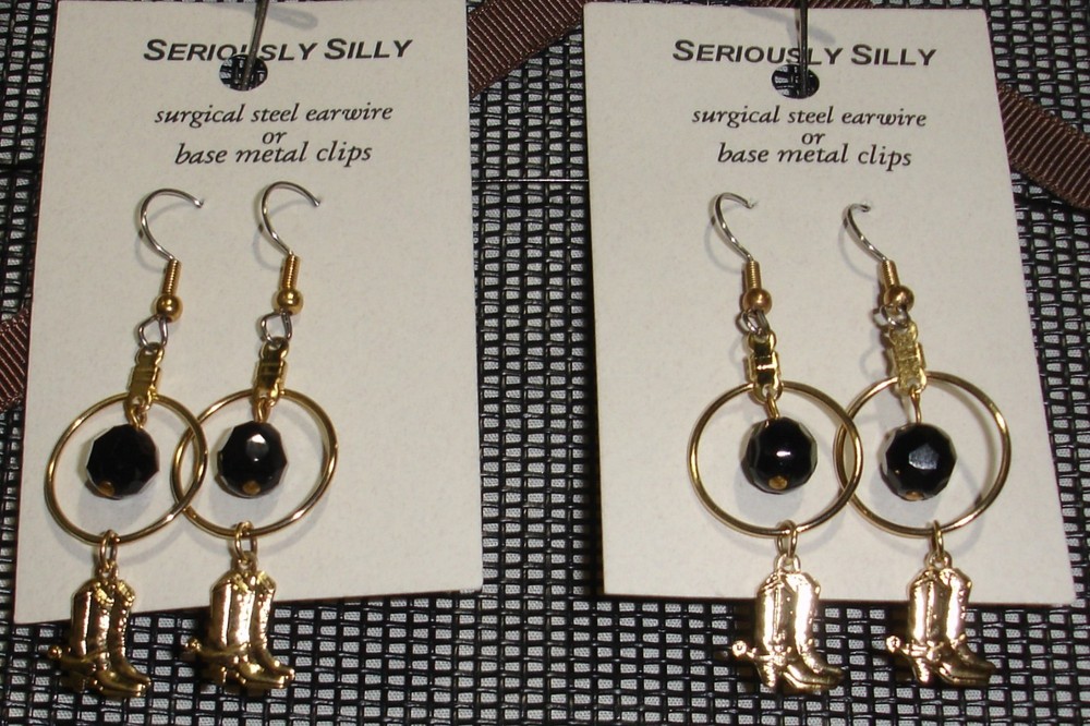 Hoops & Boots Earrings, pierced, NEW