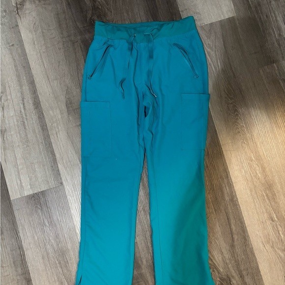 xs scrub set