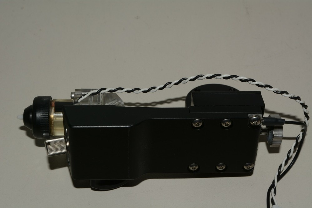 Newport DS40 Compact Linear Stage W/ Laser Hose Prism