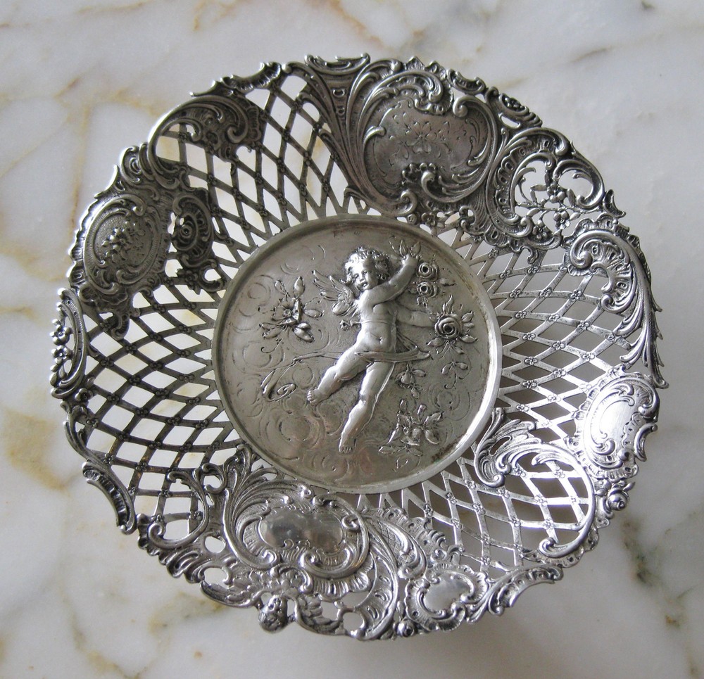 ANTIQUE 19 CENT. SILVER .800 OPEN WORK HAND CHASED CANDY DISH -255g
