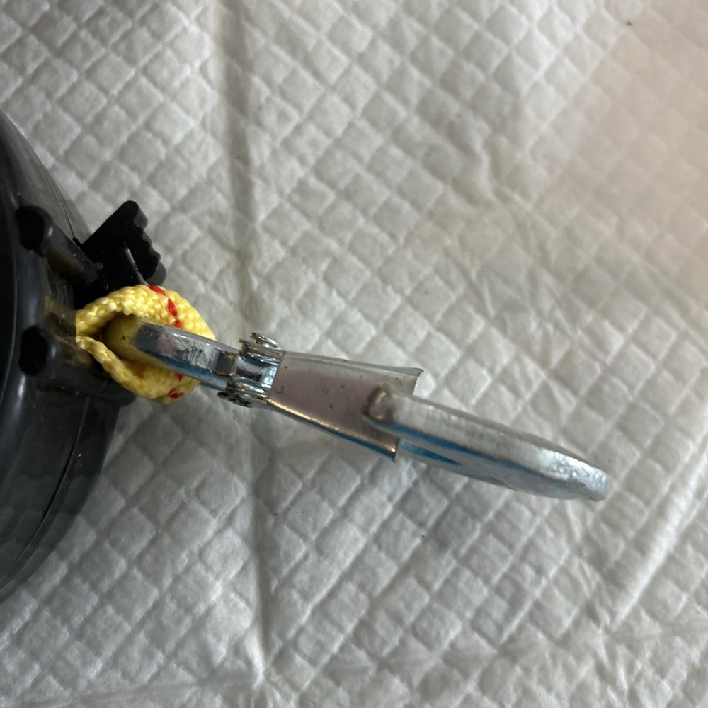 IIT 10-1/2’ Retractable Tow Strap