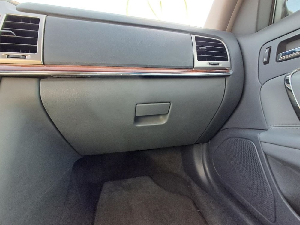 MKZ       2010 Glove Box 4869932