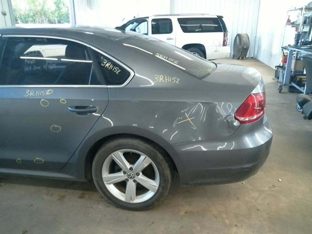 PASSAT 2013 High Mounted Stop Light 104925612