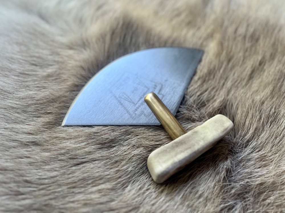 Handmade traditional Ulu