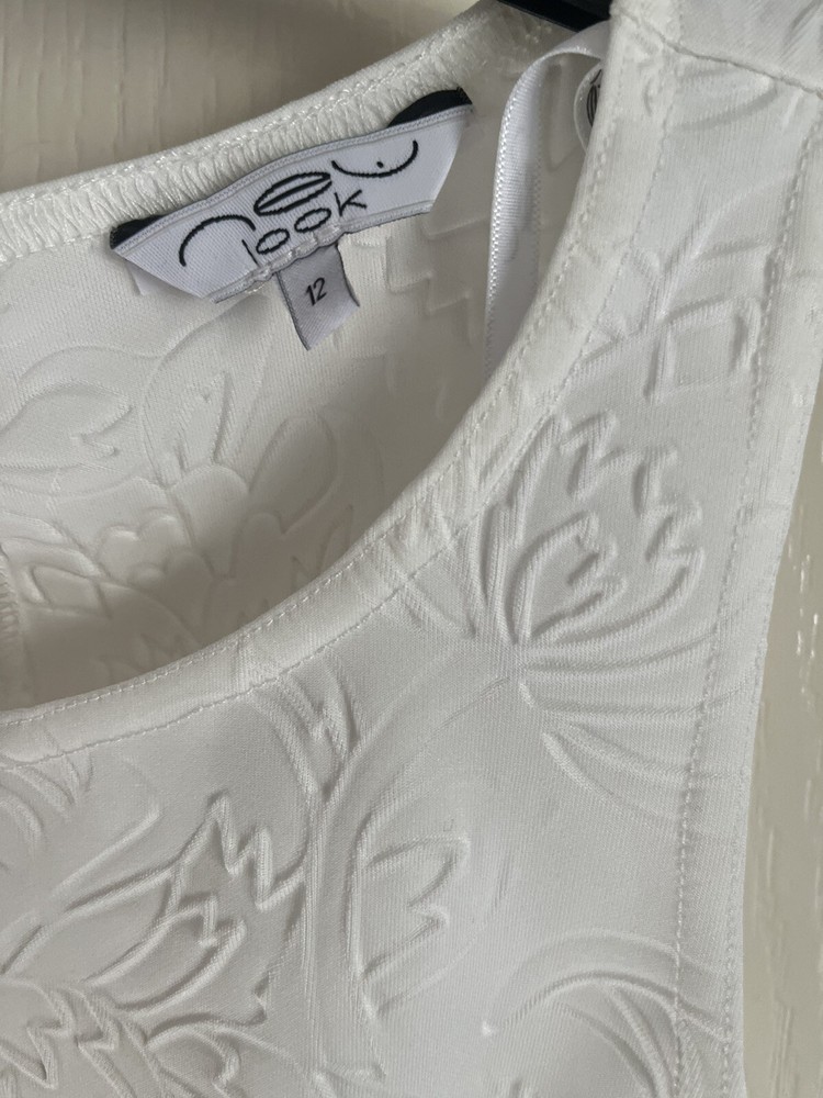 New Look White pendulum top