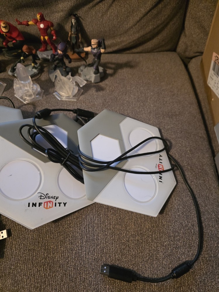 Disney Infinity Figure And Base Lot