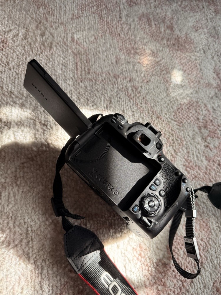 Canon EOS 77D Camera Accessory Bundle with EFS 18-55mm Lens, Strap, Charger
