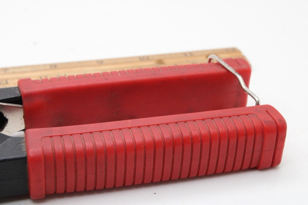 Blue Point Tools HP8202 Rivet Tool Red Grips