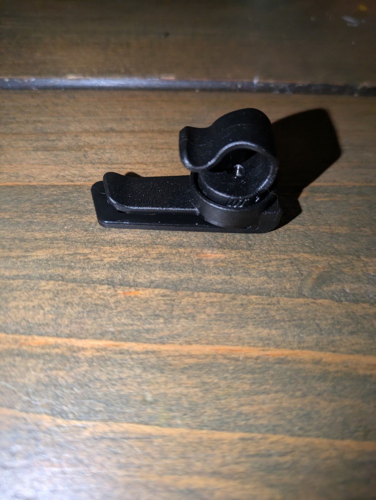 Source Tactical Universal Hydration Tube Magnetic Clip