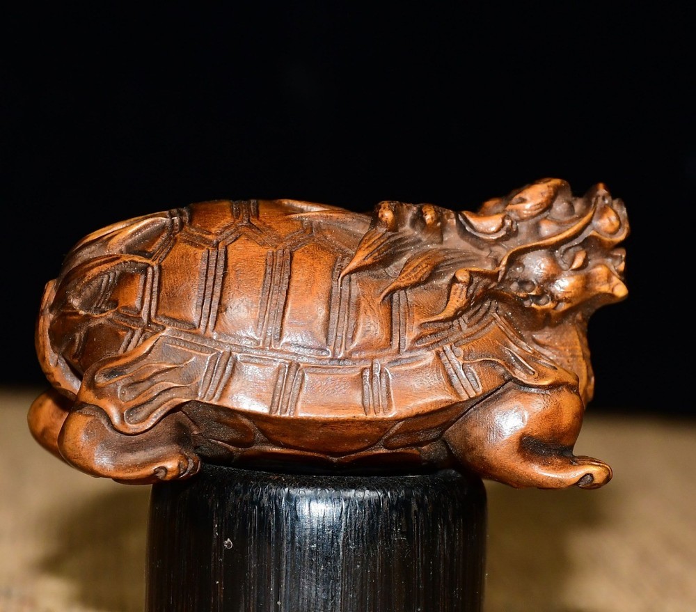 Collected Small Leaf Boxwood Dragon Turtle Handle