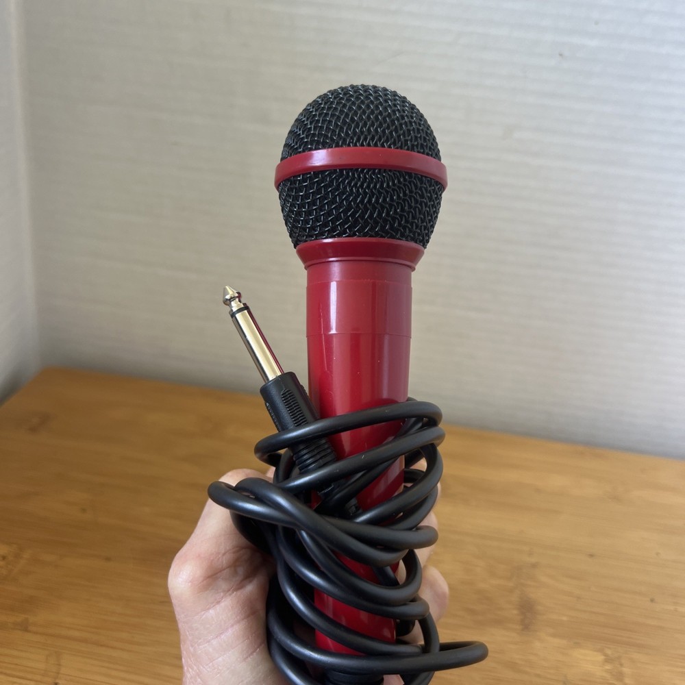 KARAOKE MICROPHONE DYNAMIC UNI DIRECTIONAL TRISTAR RED On/off