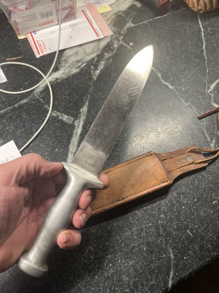 US WW2 Fighting knife With ID