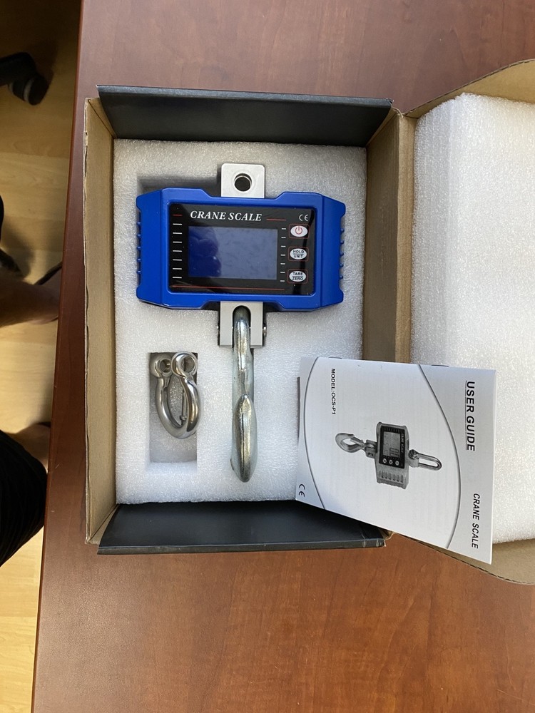 scale, hanging scale, 2000 lb capacity, excellent condition in original box