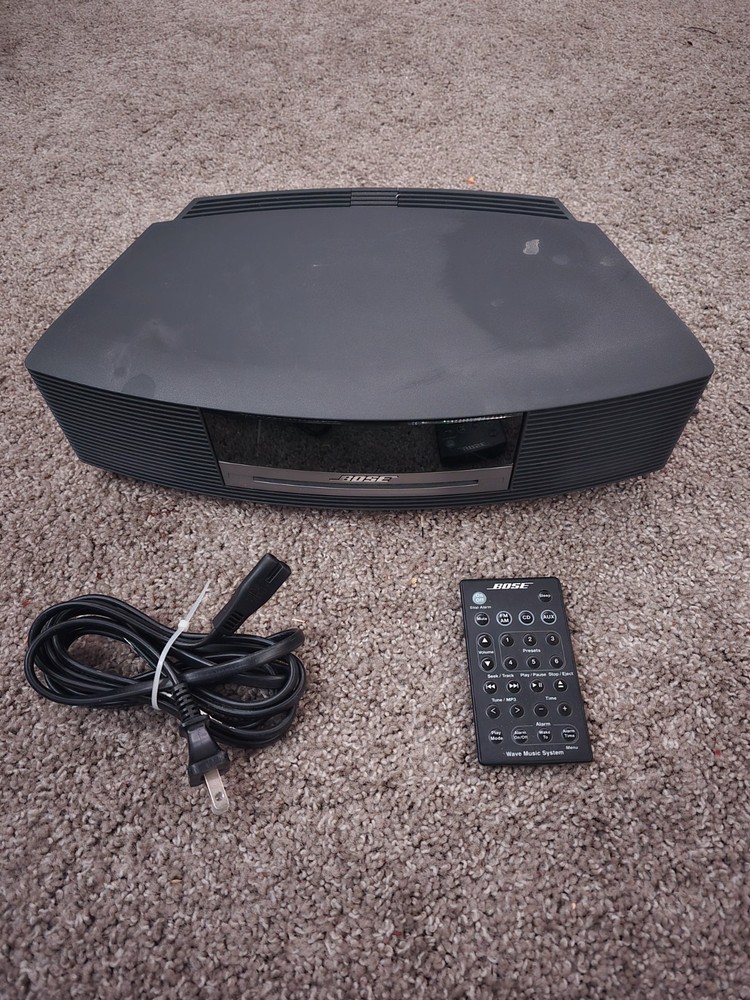 Bose Wave Music System AM/FM (CD Player doesn't work) AWRCC1 - with Remote