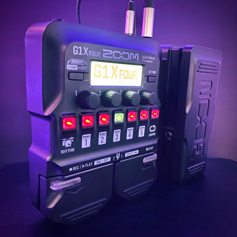 Zoom G1X FOUR Digital Multi-Effects Processor Looper w/ Expression Pedal
