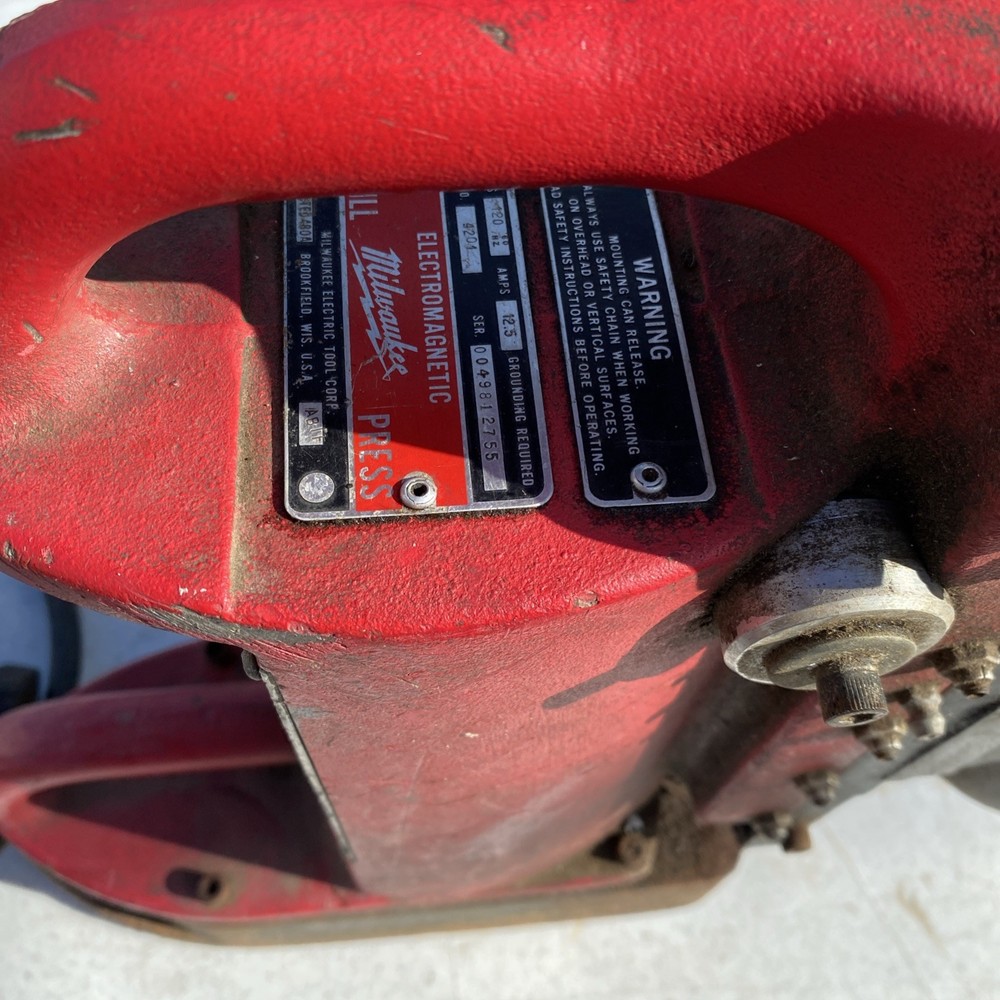 Milwaukee 4201 Magnetic Drill Press. Does Work Buying As Is