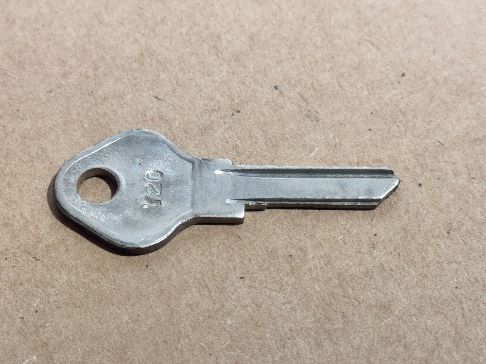 Vintage Curtis Blank Key Y-20 Uncut